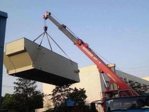 大通湖区吊车租赁公司_25吨吊车租赁价格是多少？