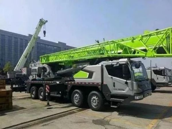 大通湖区吊车出租_吊车出租合同签订要注意哪些事项